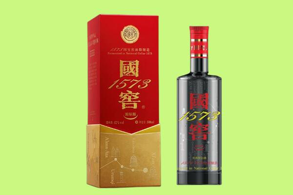 崇阳县回收国窖1573.jpg
